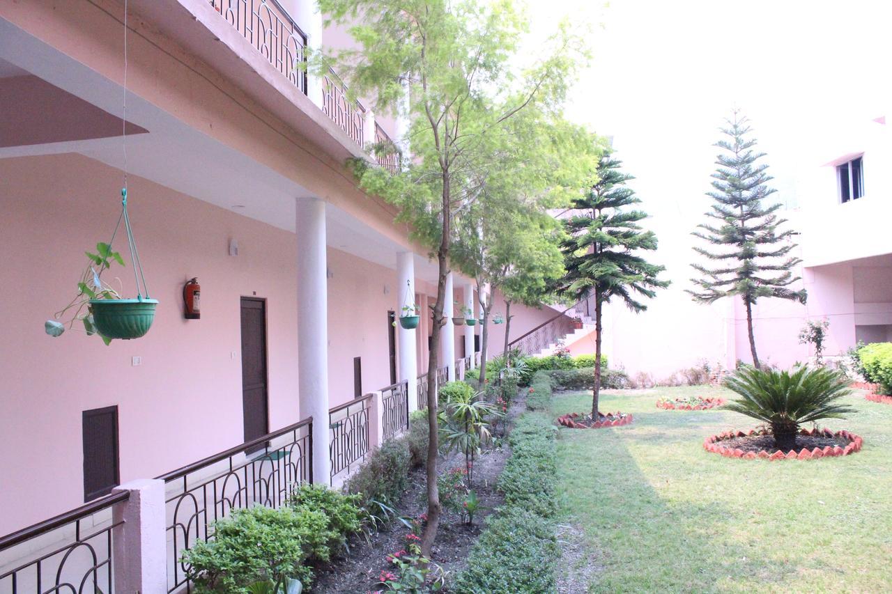 Greenwood Hotel Bhimtal Exterior photo